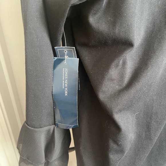 NWT Jones New York Signature Woman Black Knit Blouse w/Ruffled Neckline, Size 3X - Picture 4 of 10